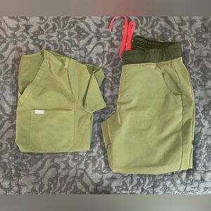 Women’s Figs Scrubs!